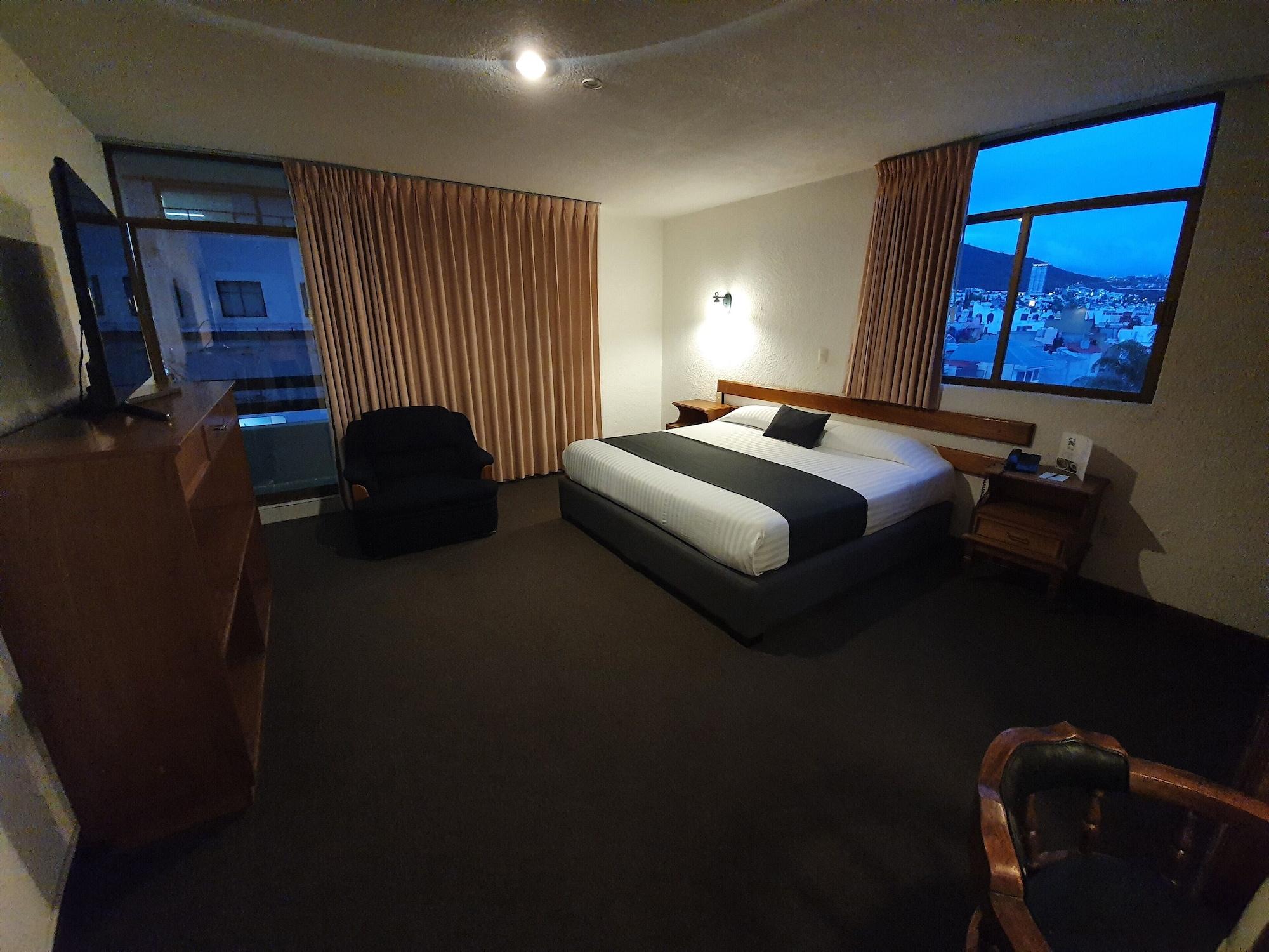 Estanza Hotel & Suites Morelia Zewnętrze zdjęcie